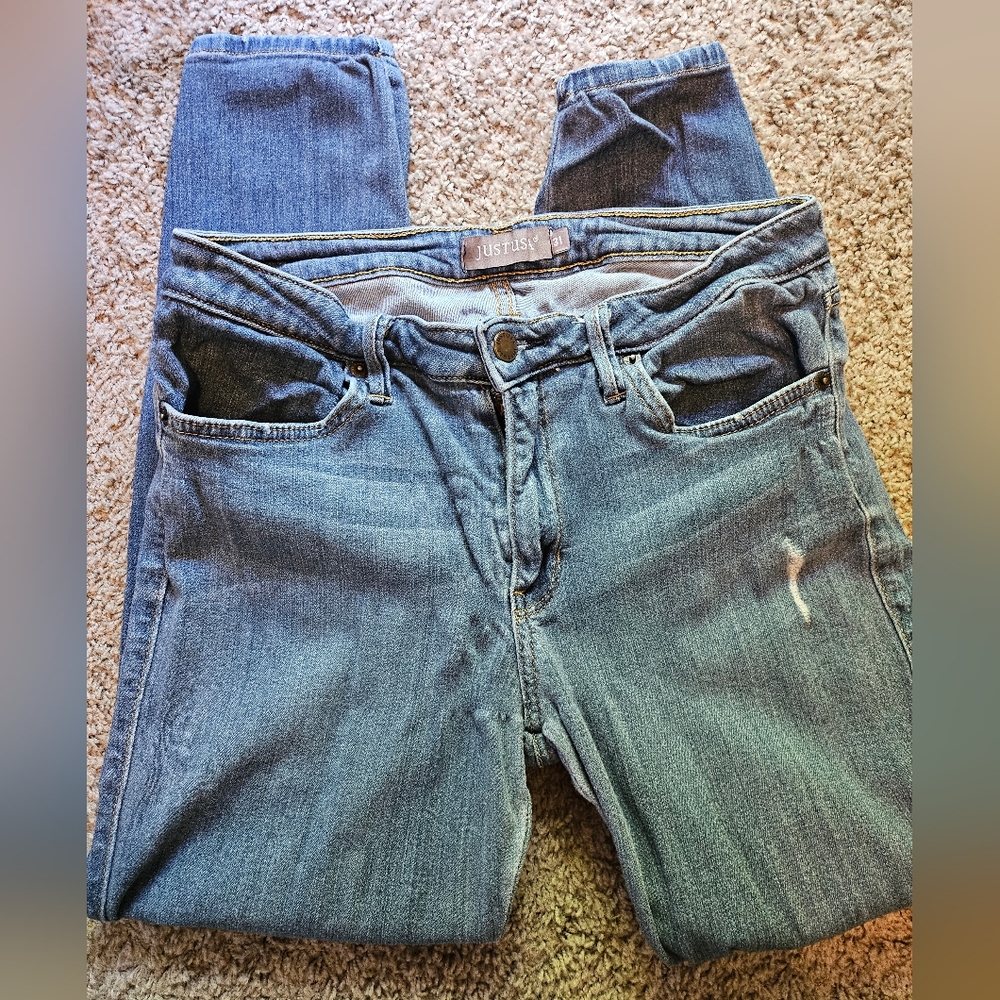 Skinny jeans. Size 31.